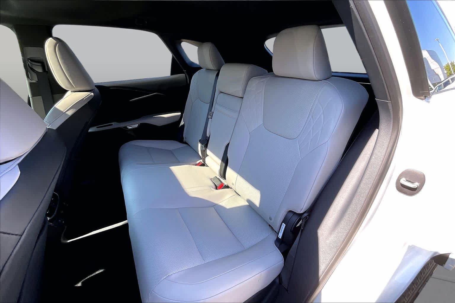Used 2023 Lexus RX 350 Premium w/ Accessory Package AWD/4WD image 21
