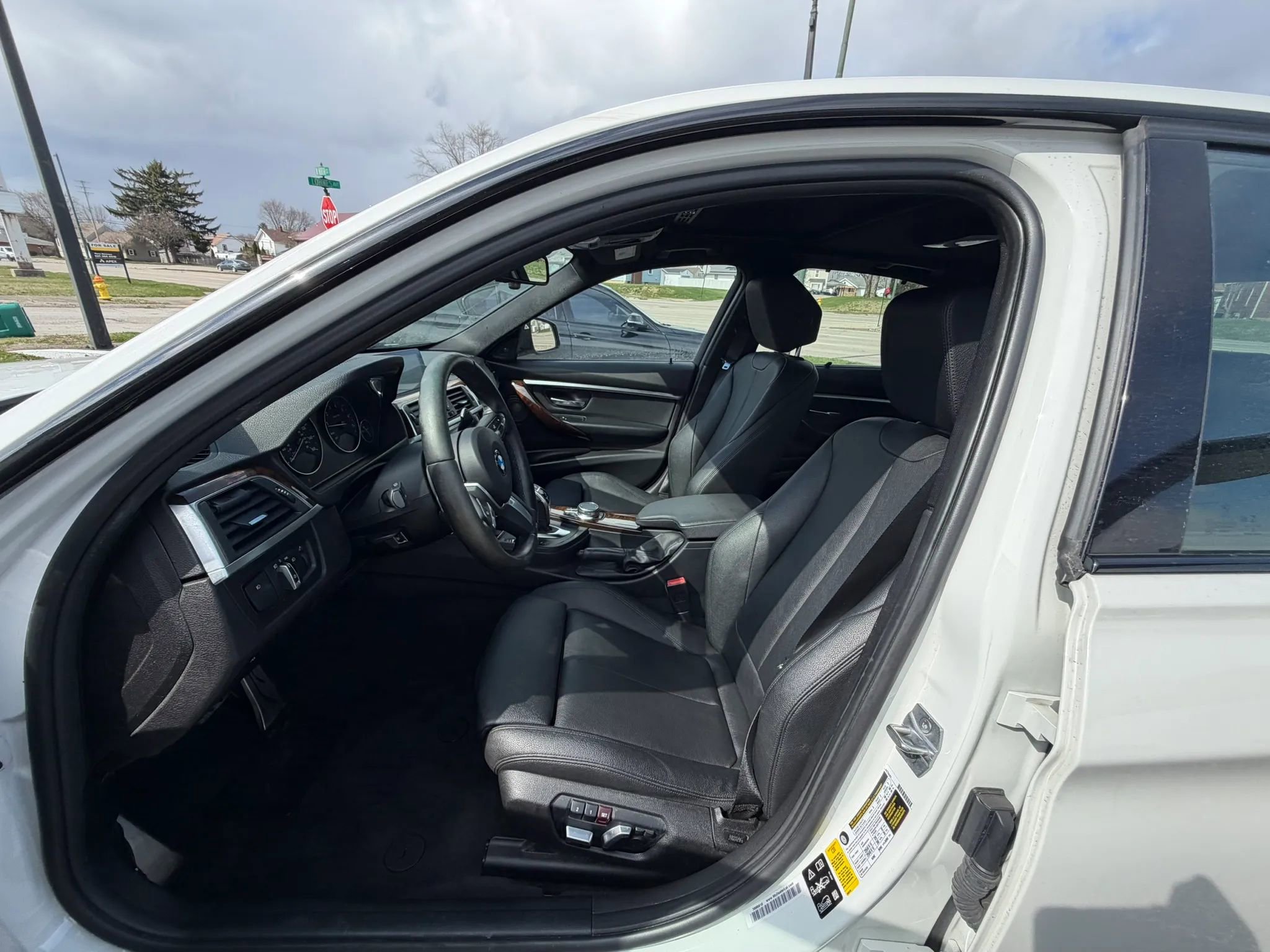 Used 2018 BMW 340i xDrive 340i xDrive Sedan 4D w/ Premium Package image 11