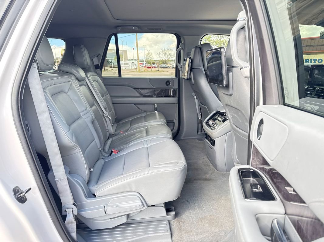 Used 2019 Lincoln Navigator L Reserve w/ Cargo Package AWD/4WD image 17