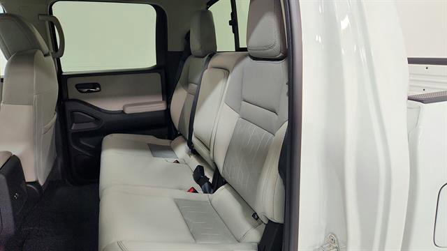 Certified 2025 Nissan Frontier SV RWD image 22