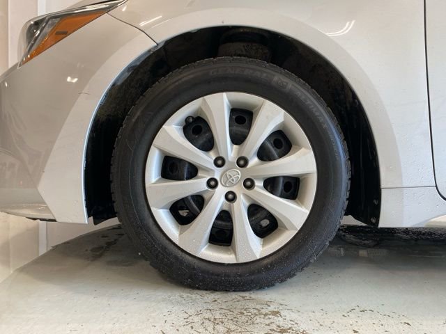 Used 2022 Toyota Corolla LE image 5
