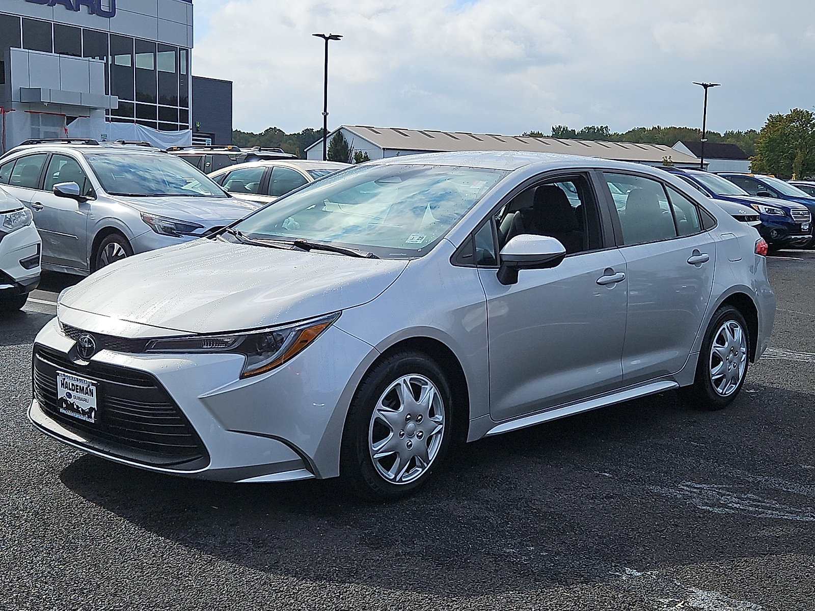 Used 2024 Toyota Corolla LE FWD image 3