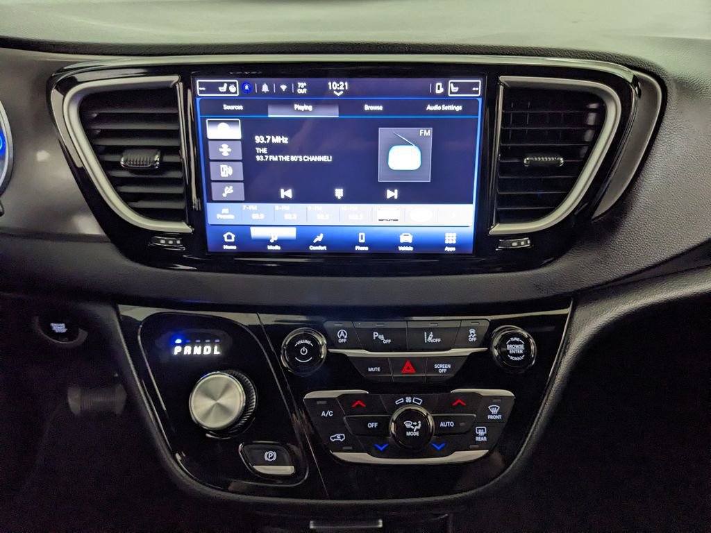 Used 2025 Chrysler Pacifica Select FWD image 7