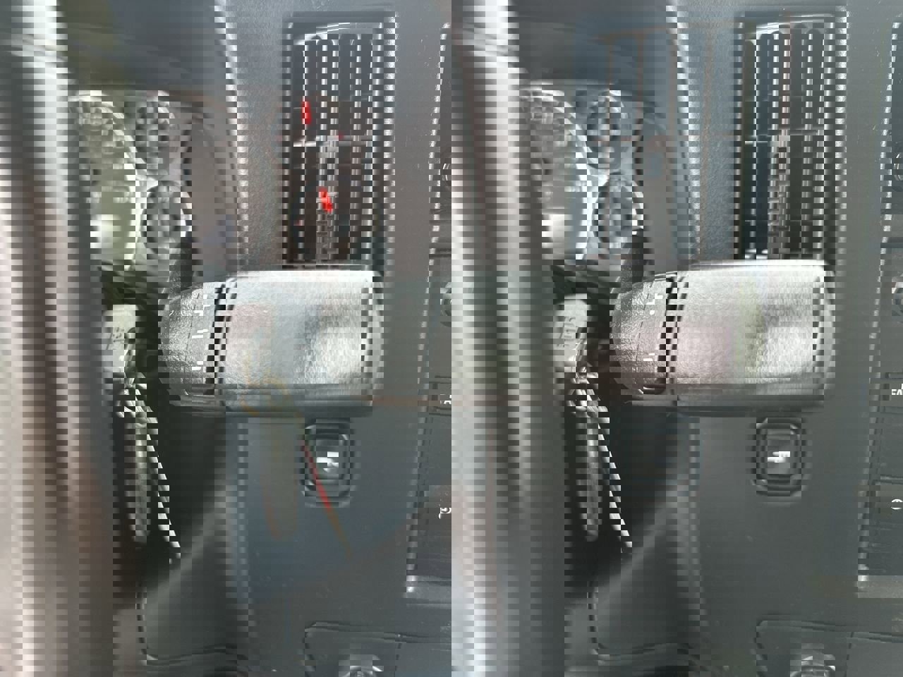 Used 2017 GMC Savana 2500 LT w/ LT Preferred Equipment Group image 19