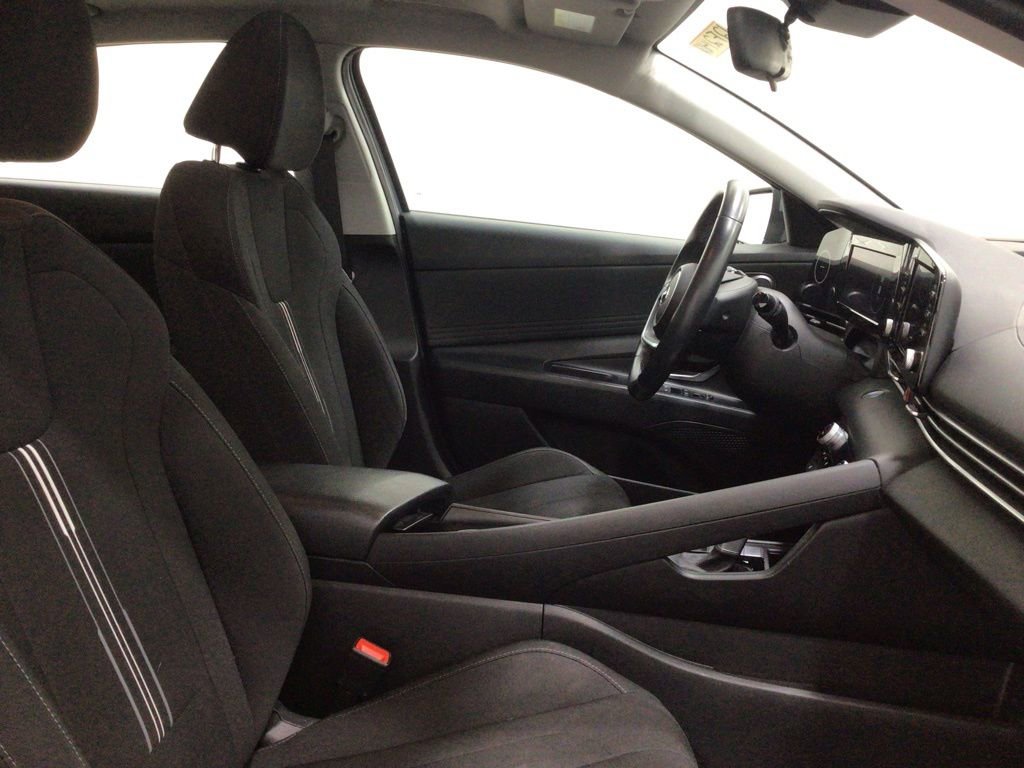 Used 2021 Hyundai Elantra SEL w/ Convenience + Premium Package image 29