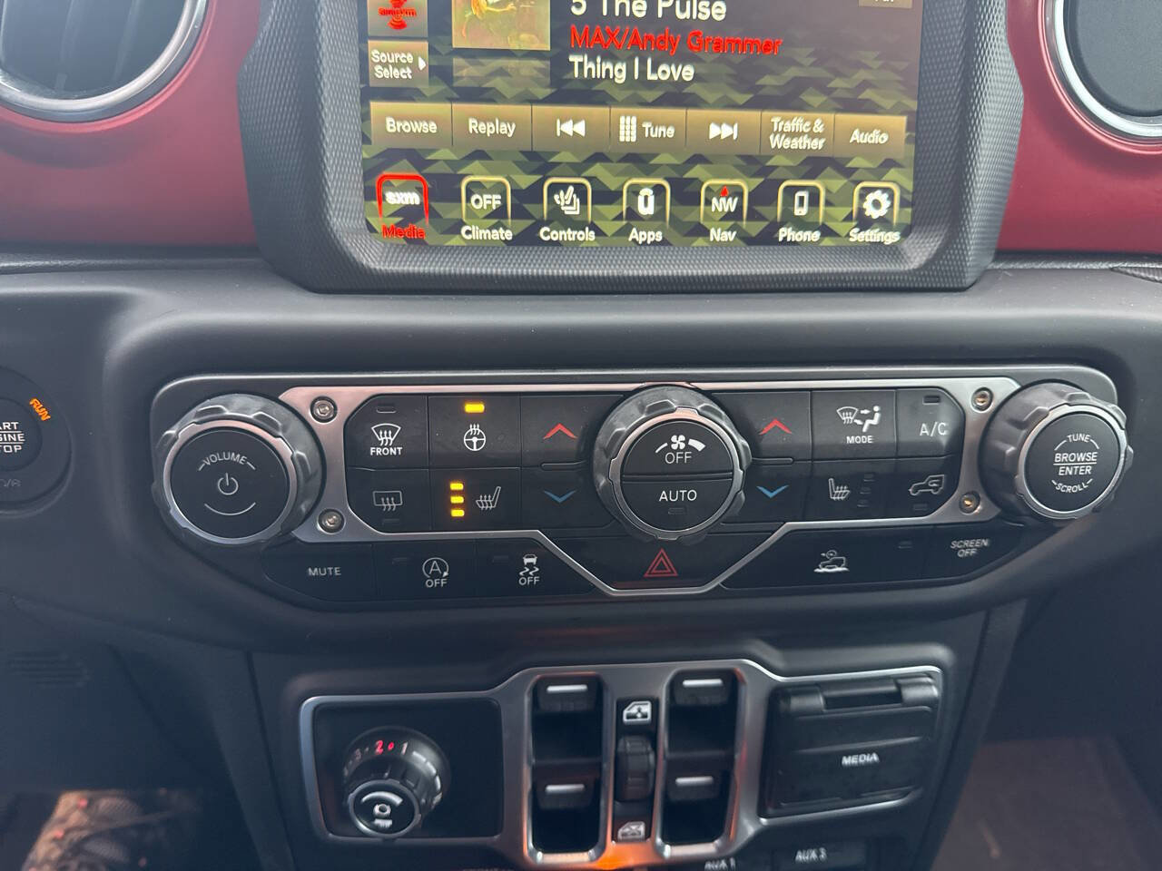 Used 2023 Jeep Gladiator Rubicon w/ Cold Weather Group AWD/4WD image 35