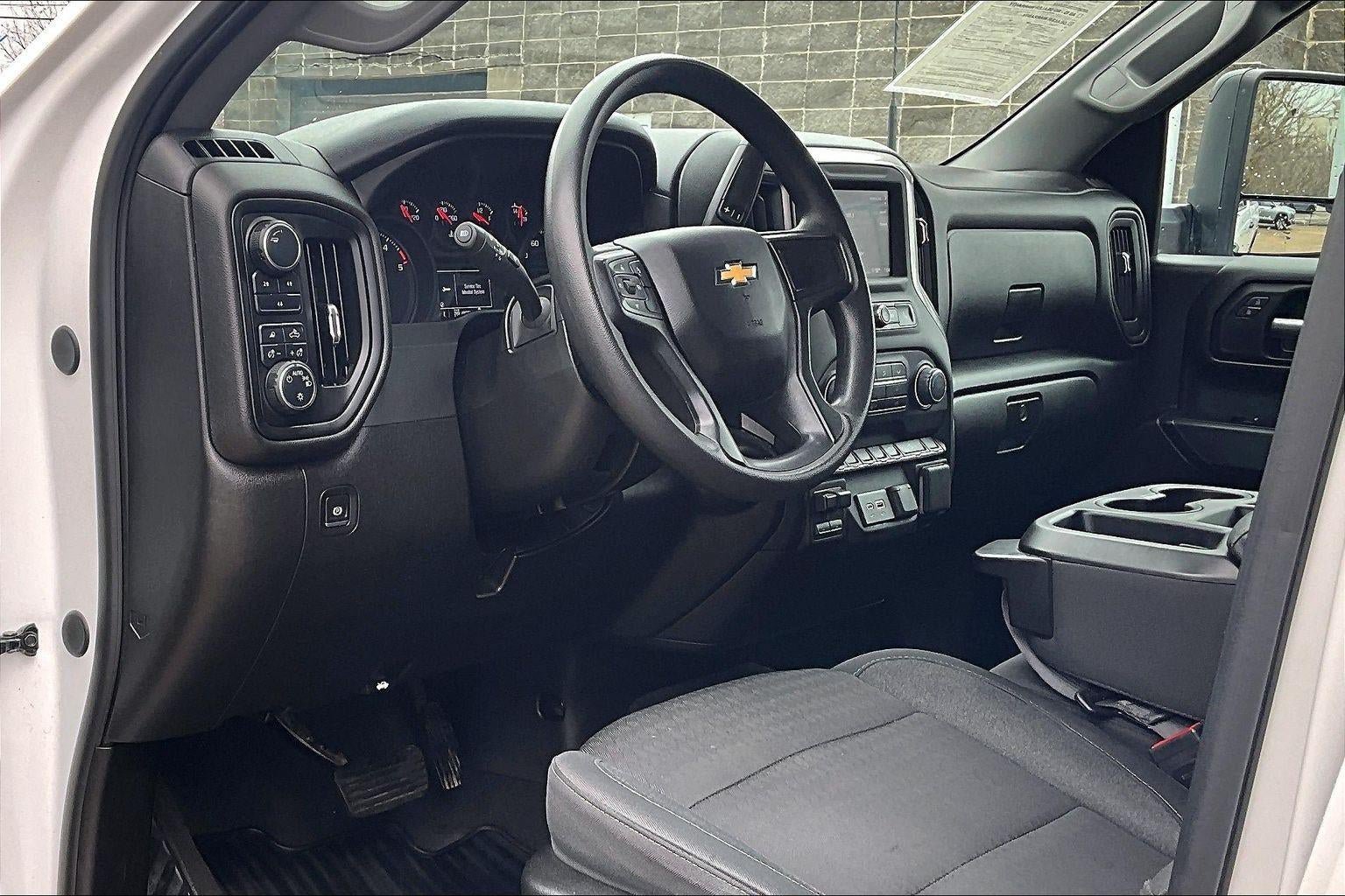 Used 2025 Chevrolet Silverado 2500 Custom w/ Custom Value Package AWD/4WD image 12