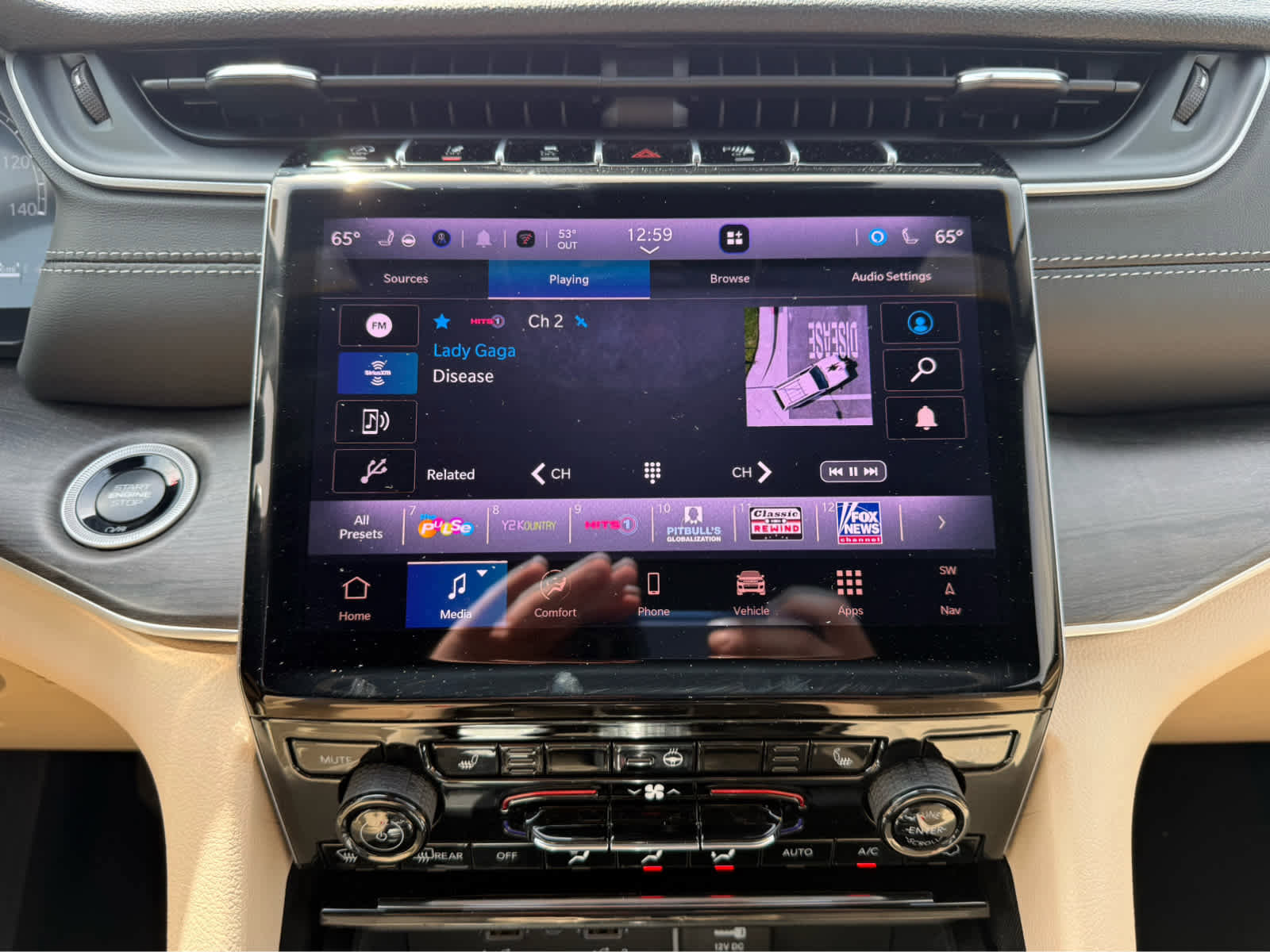 Used 2025 Jeep Grand Cherokee Limited image 17