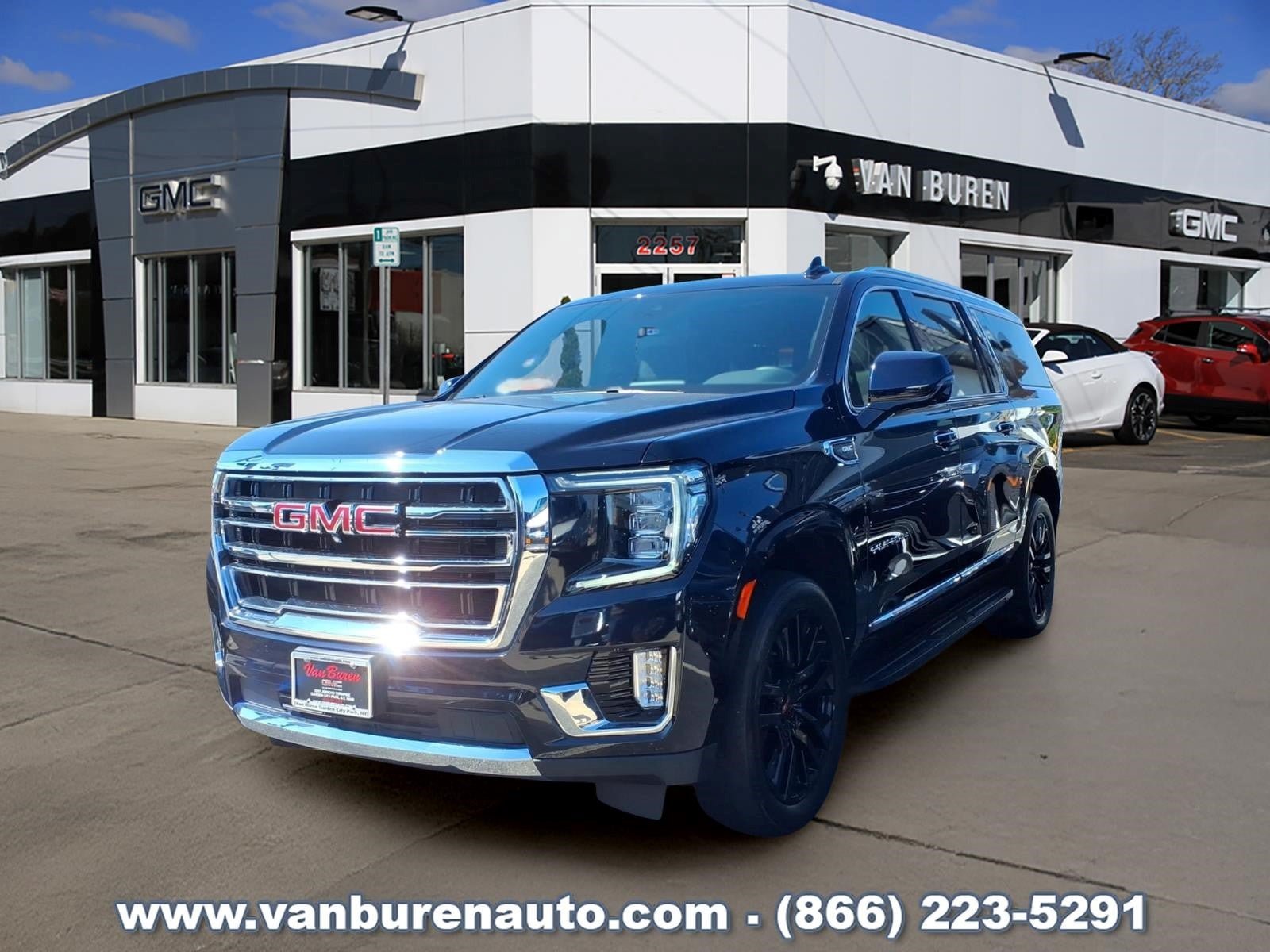 Used 2023 GMC Yukon XL SLT w/ SLT Premium Package
