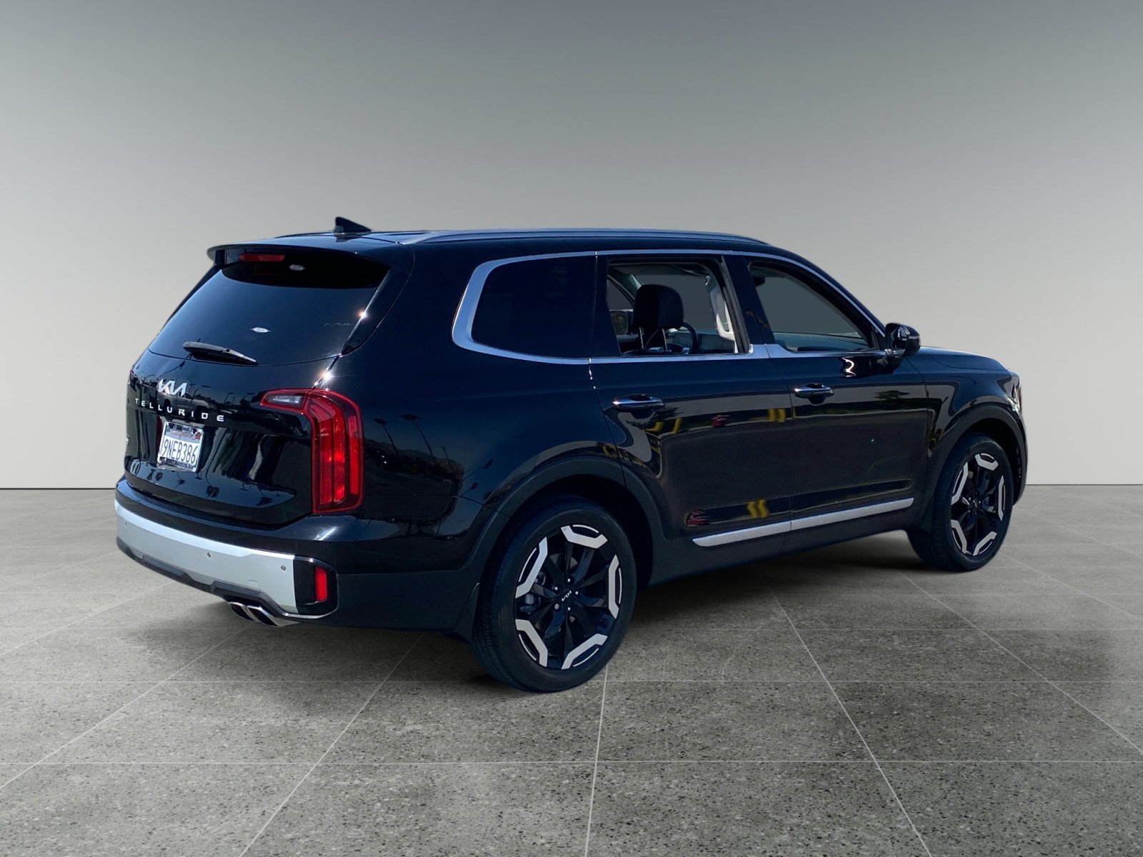 Used 2024 Kia Telluride S w/ S Sunroof Package FWD image 5