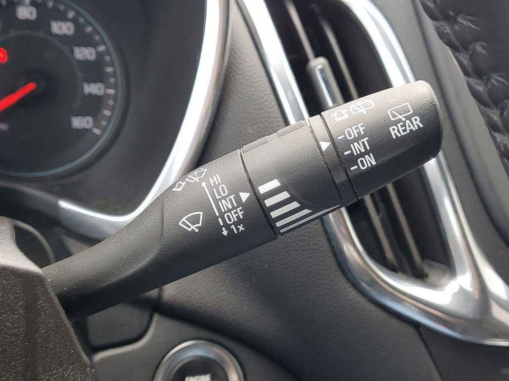 Used 2019 Chevrolet Equinox LT w/ Driver Convenience Package AWD/4WD image 12