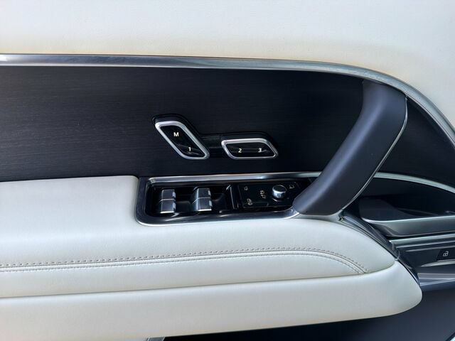 Used 2024 Land Rover Range Rover SE AWD/4WD image 11