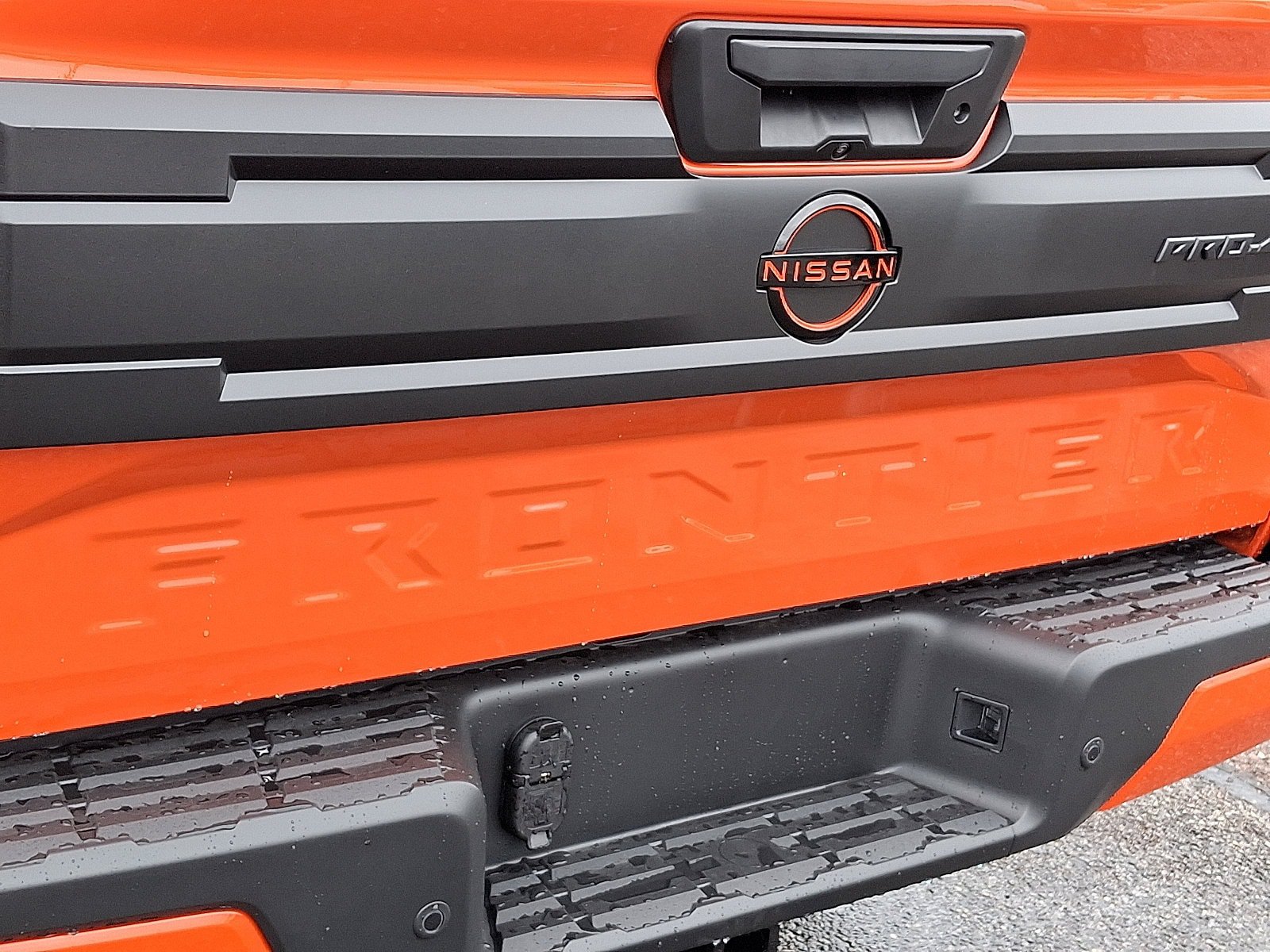New 2025 Nissan Frontier PRO-4X w/ Tow Package AWD/4WD image 12