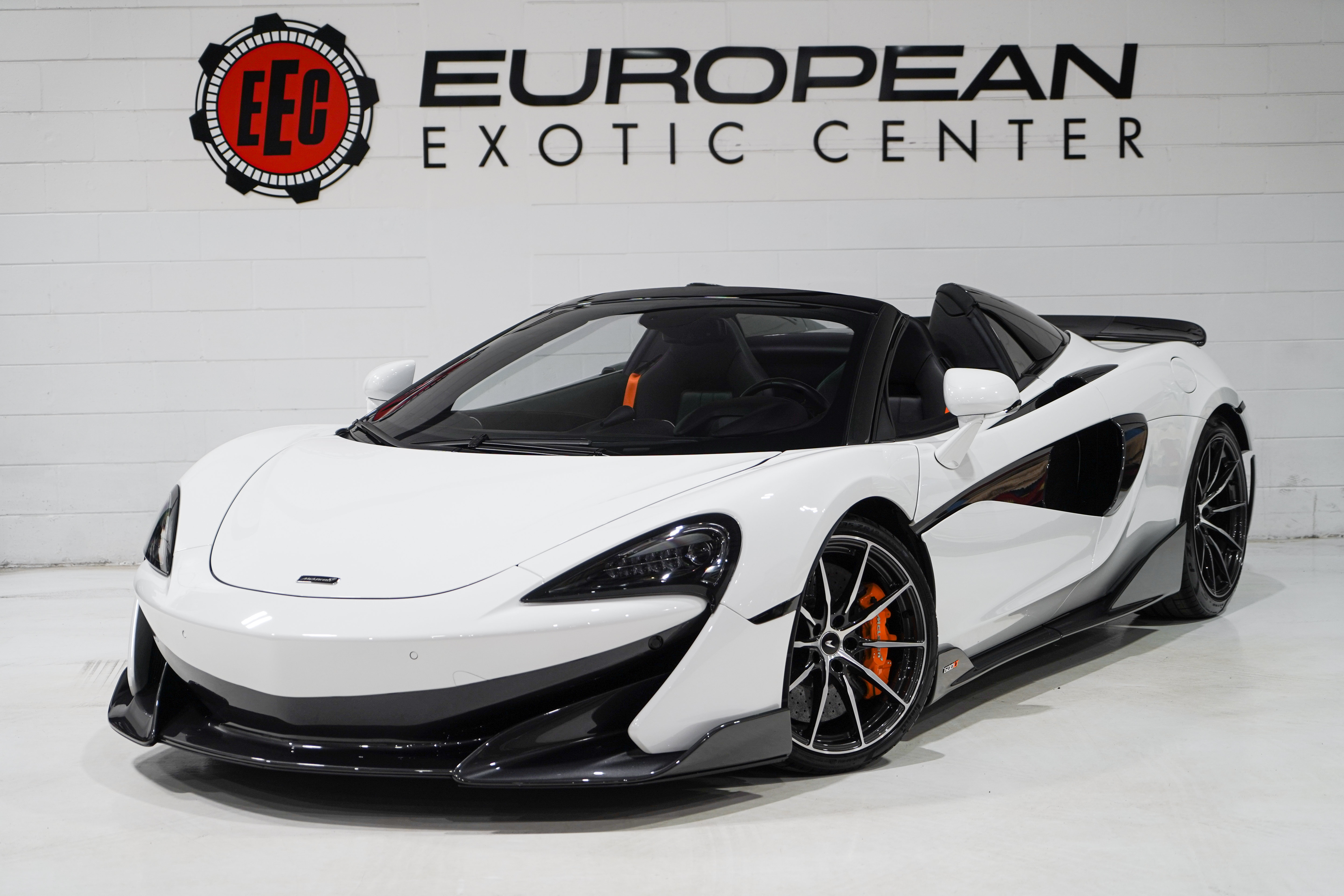 Used 2020 McLaren 600LT Spider RWD image 5