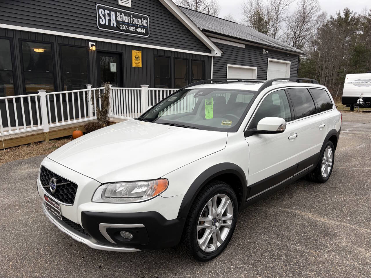 Used 2016 Volvo XC70 T5 Premier w/ Proximity Package image 2