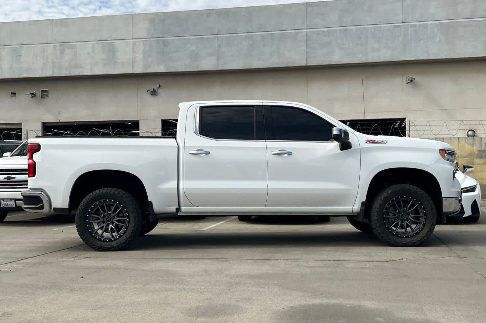 Used 2022 Chevrolet Silverado 1500 LTZ AWD/4WD image 9
