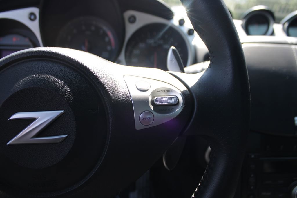 Used 2014 Nissan 370Z Touring RWD image 21