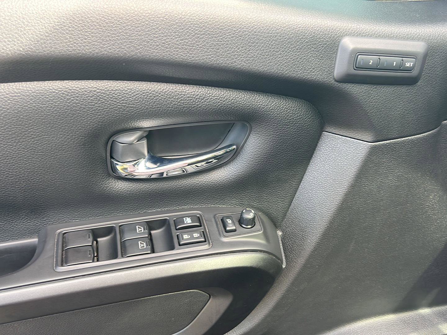 Used 2022 Nissan Titan PRO-4X w/ Pro-4x Convenience Package image 35