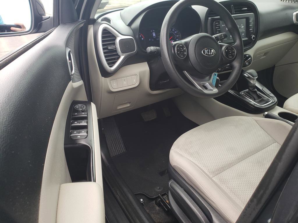 Used 2020 Kia Soul LX image 12