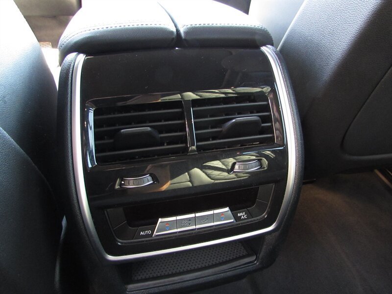 Used 2023 BMW X5 xDrive40i w/ Premium Package AWD/4WD image 31