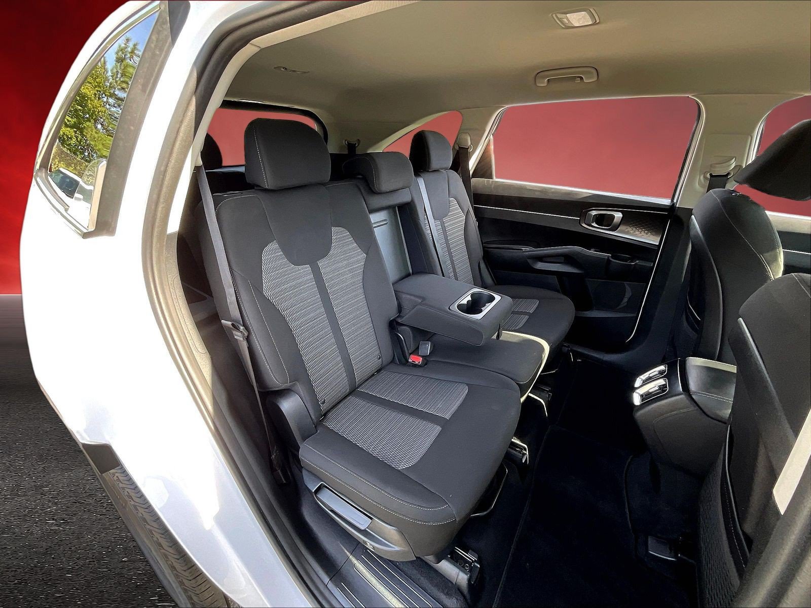 Used 2021 Kia Sorento LX AWD/4WD image 24