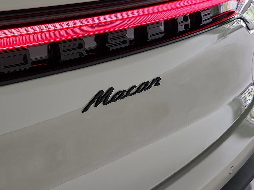 New 2026 Porsche Macan AWD/4WD image 27