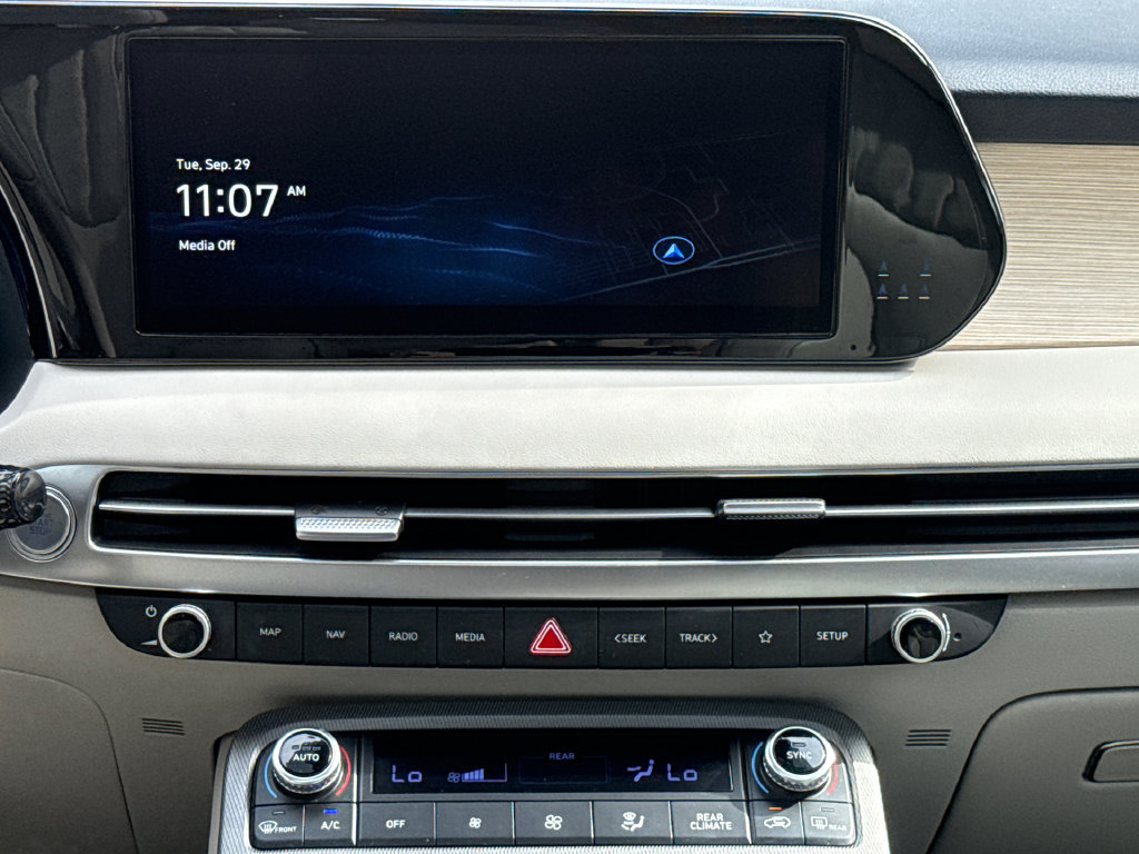 Used 2023 Hyundai Palisade Limited AWD/4WD image 12