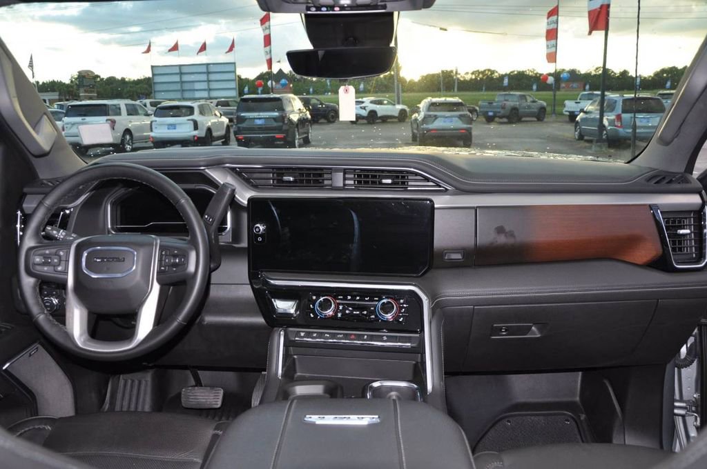 Used 2024 GMC Sierra 2500 Denali w/ Denali Reserve Package image 18