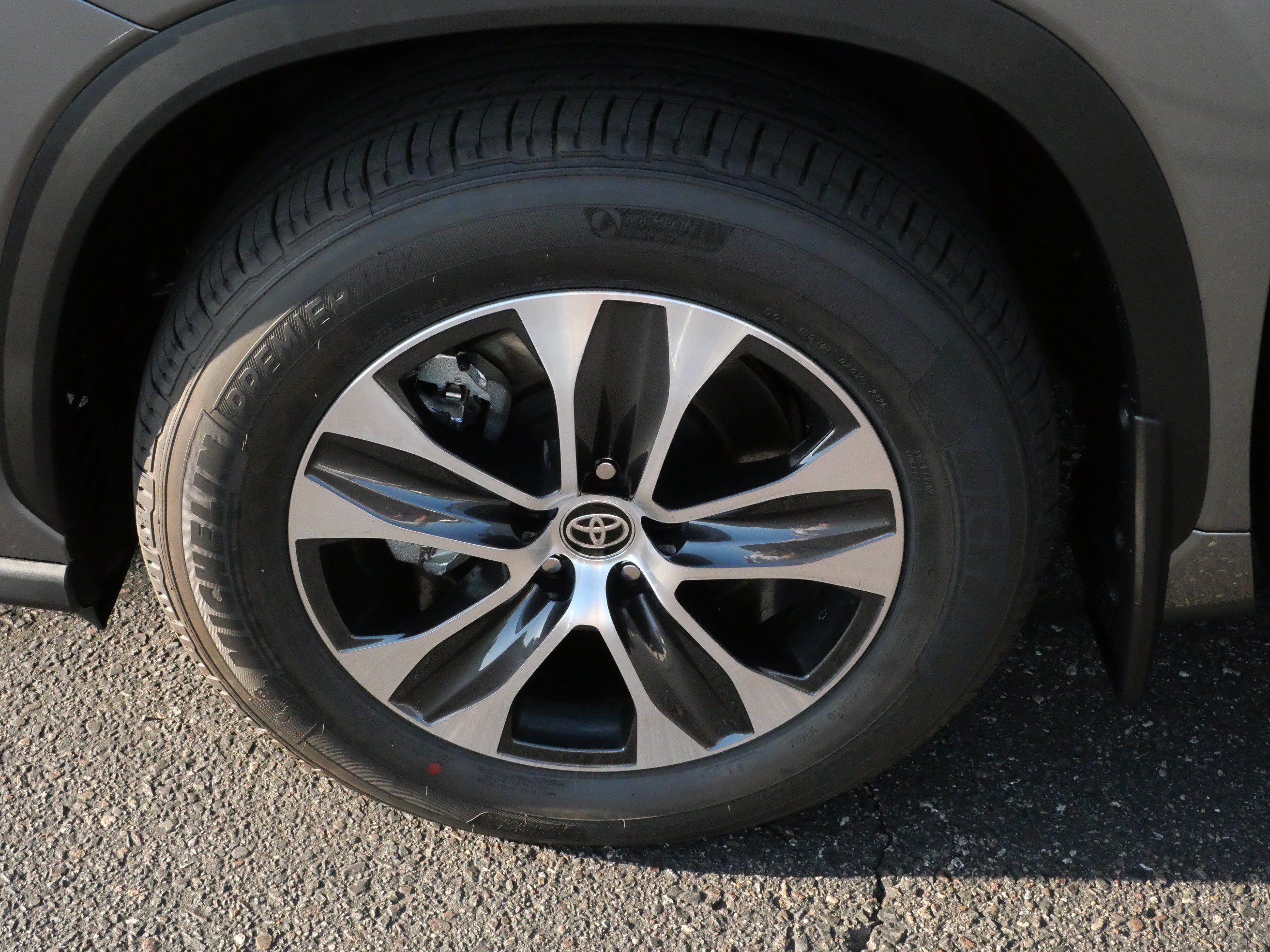 Certified 2026 Toyota Highlander XLE AWD/4WD image 16