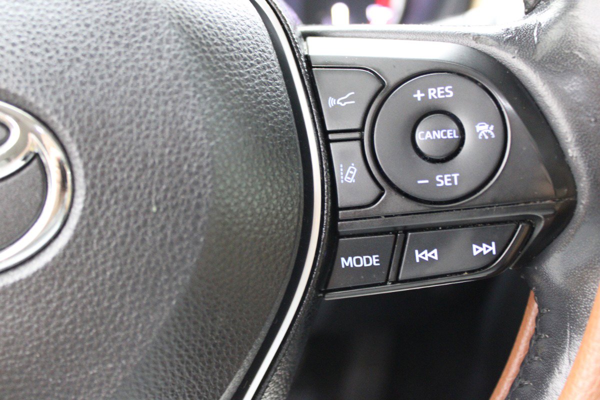 Used 2019 Toyota RAV4 Limited w/ Advanced Technology Package FWD image 22