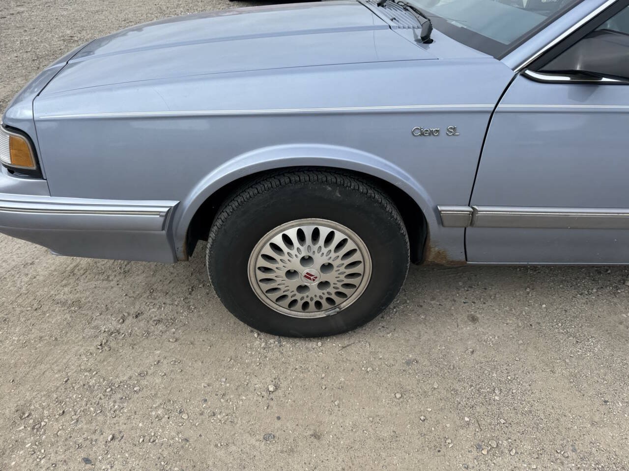 Used 1996 Oldsmobile Cutlass Ciera SL FWD image 9