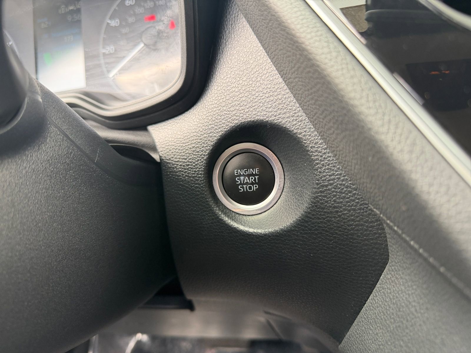 Certified 2023 Toyota Corolla Cross LE AWD/4WD image 18