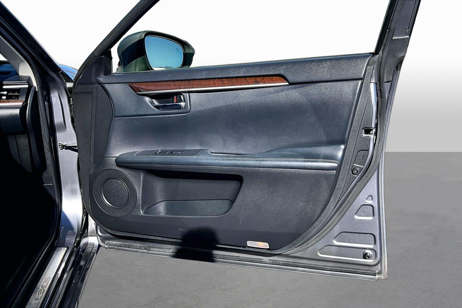 Used 2015 Lexus ES 350 w/ Luxury Package FWD image 18