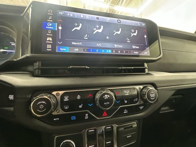 Used 2025 Jeep Wrangler Unlimited Rubicon 4xe w/ Convenience Group image 17