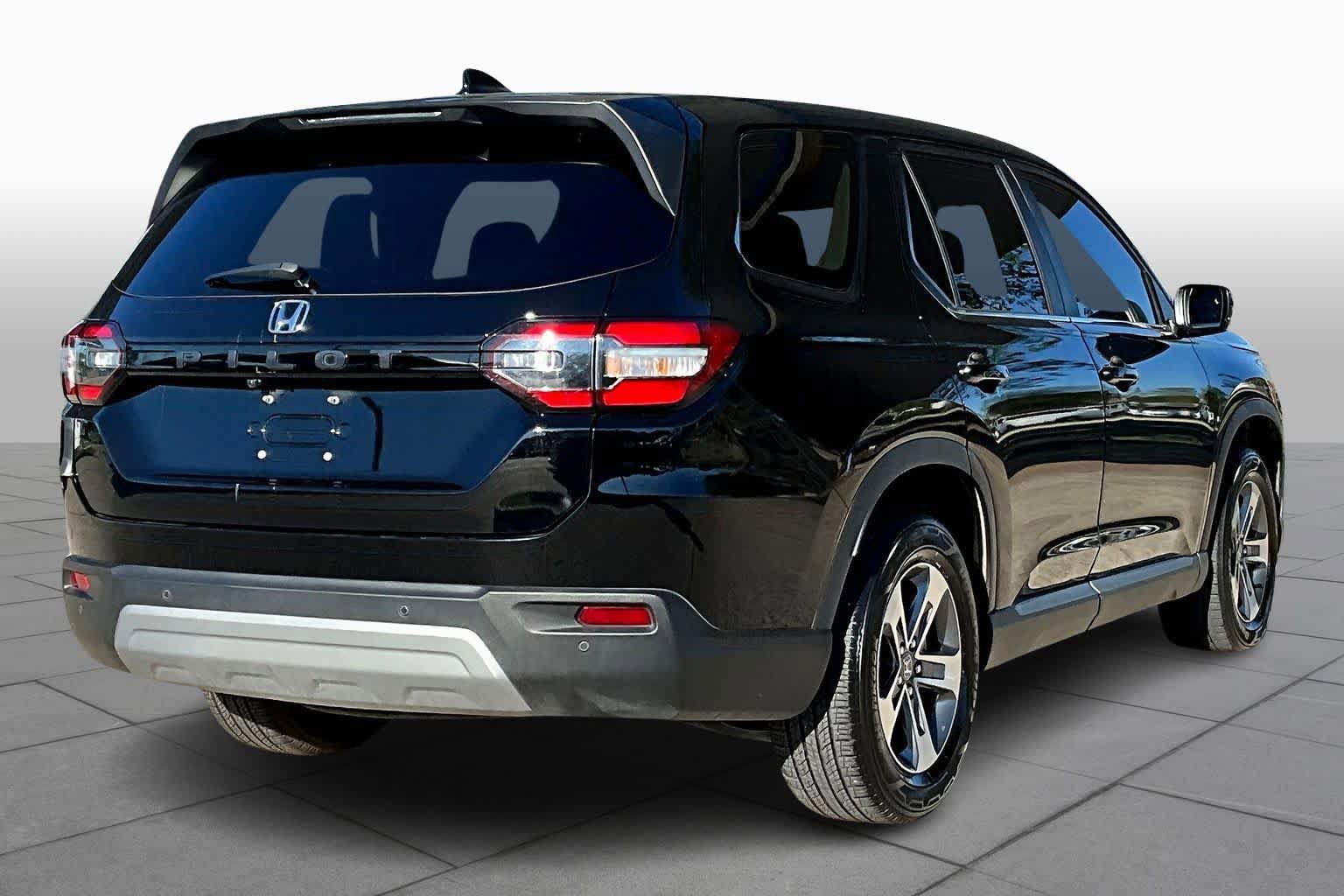 Certified 2025 Honda Pilot EX-L image 12