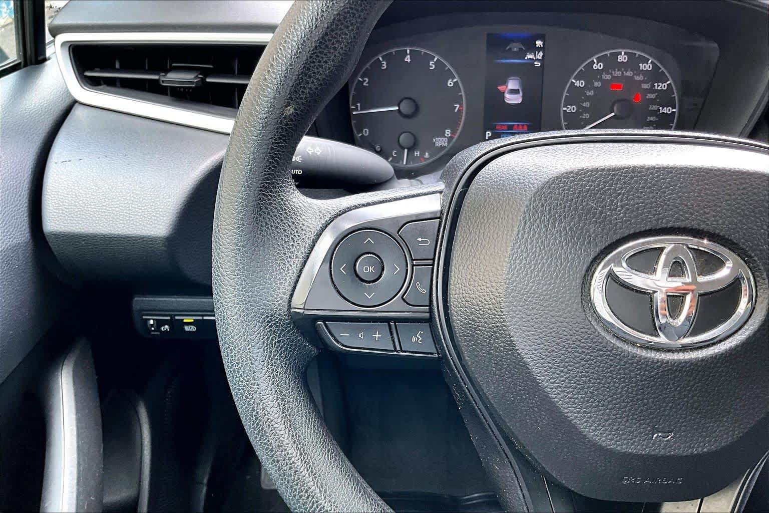 Certified 2025 Toyota Corolla LE FWD image 24
