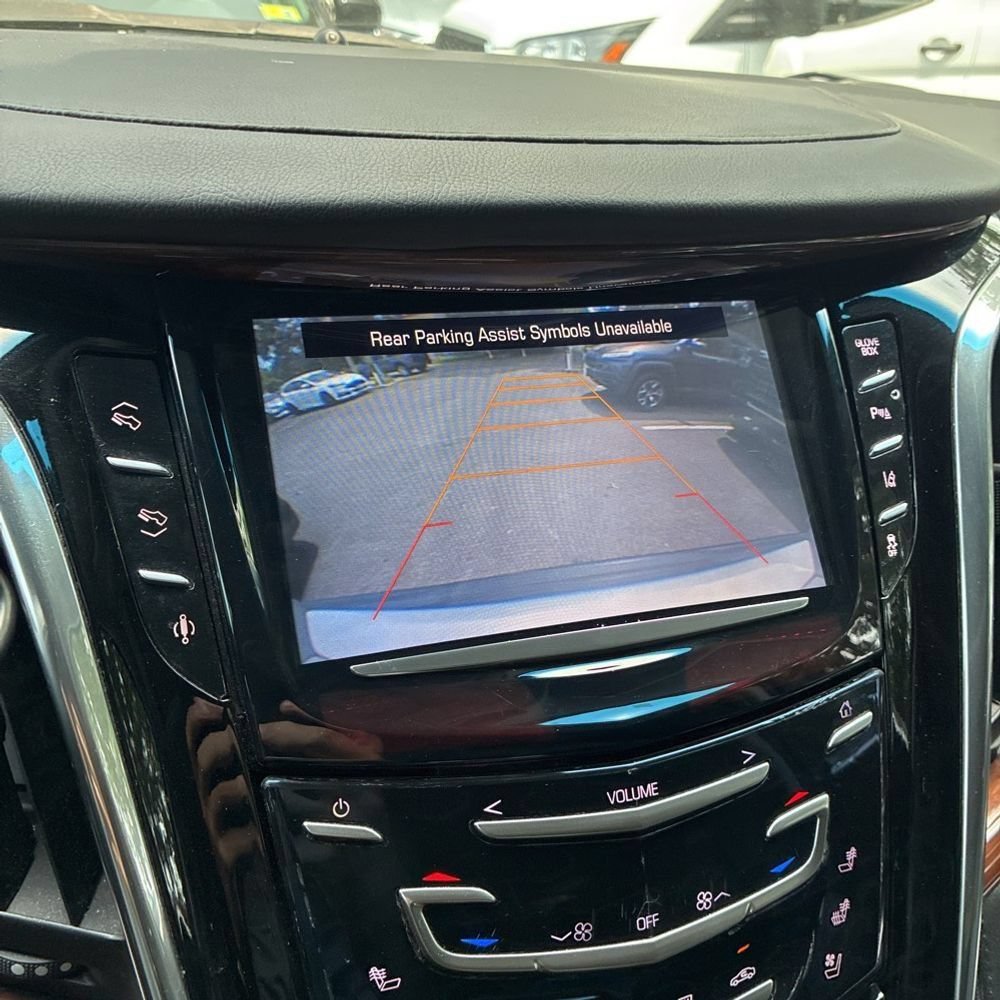 Used 2015 Cadillac Escalade Luxury AWD/4WD image 9