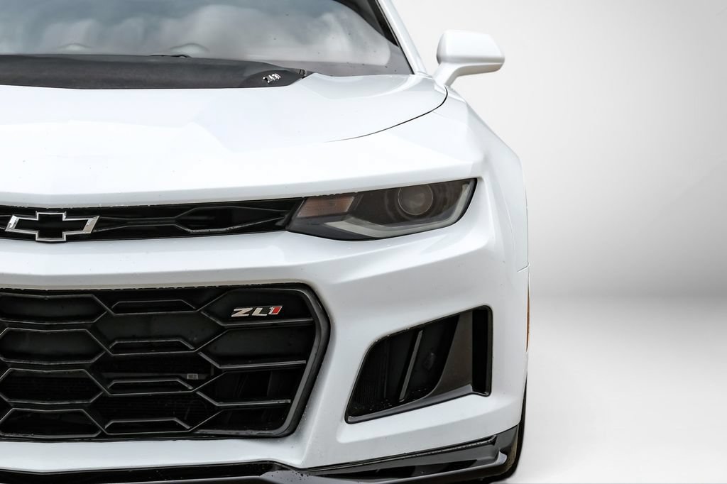 Used 2018 Chevrolet Camaro ZL1 RWD image 26