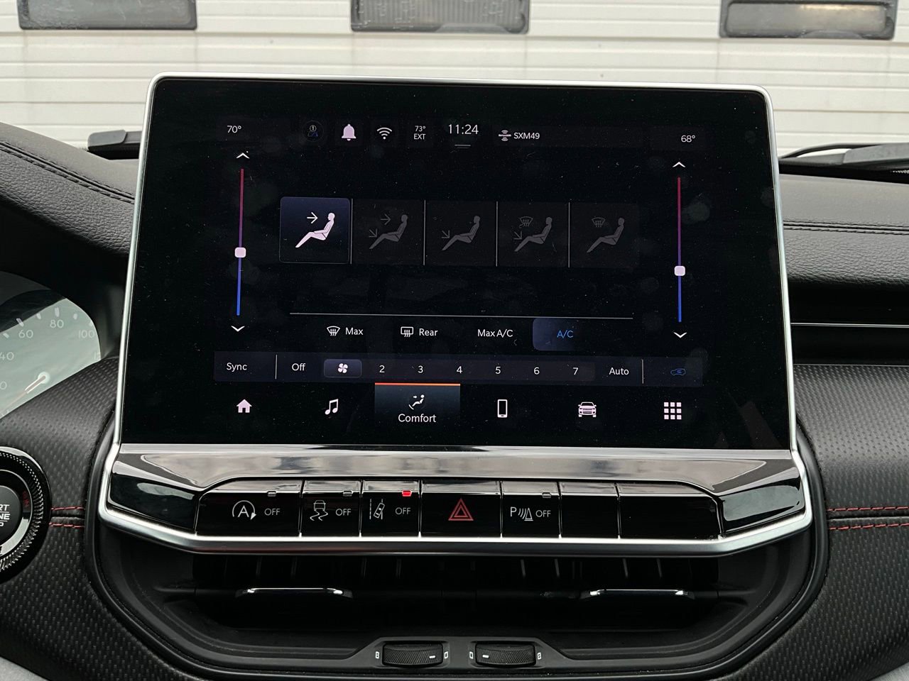 Used 2025 Jeep Compass Trailhawk image 30