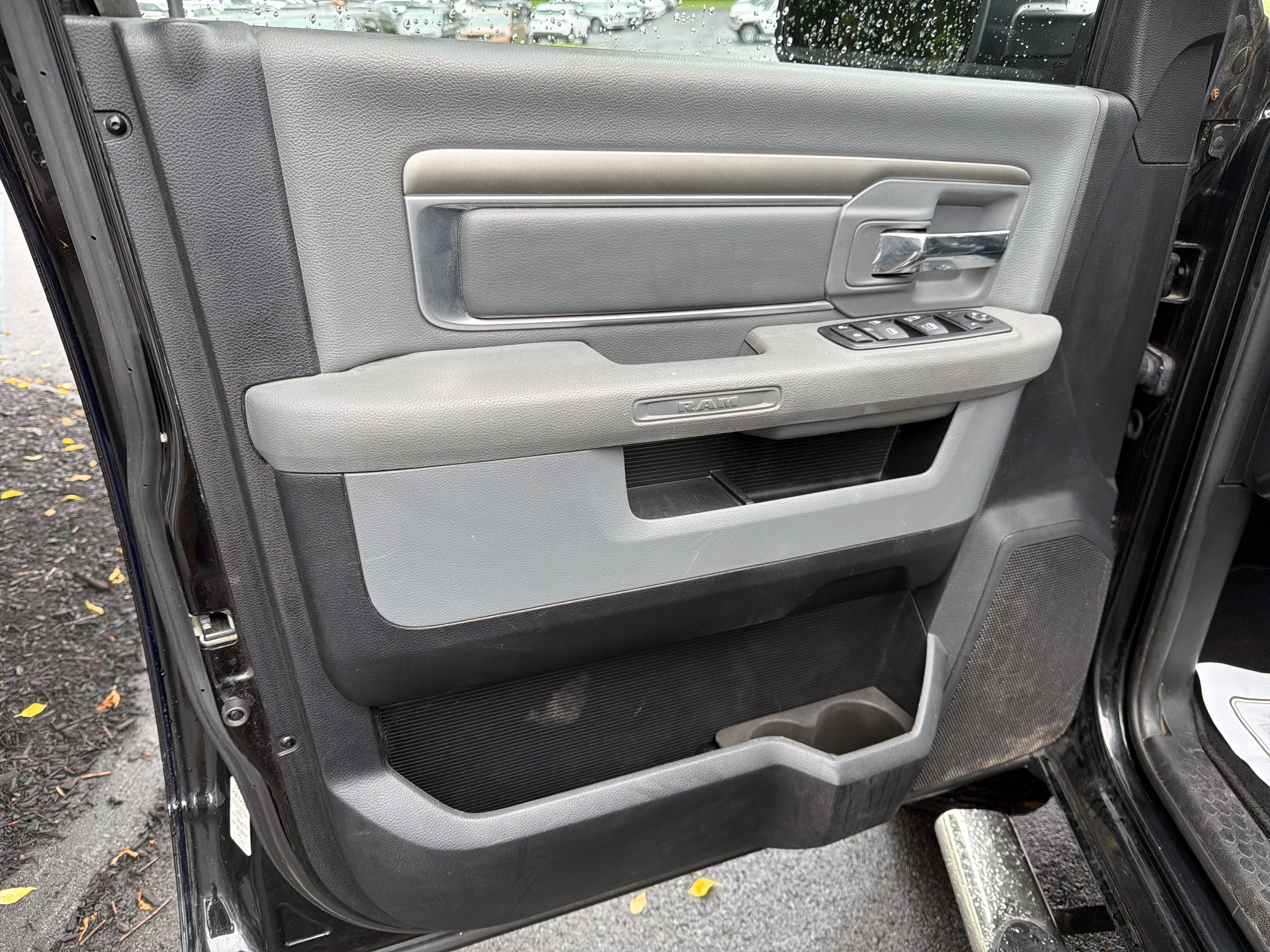 Used 2015 RAM 2500 SLT AWD/4WD image 8