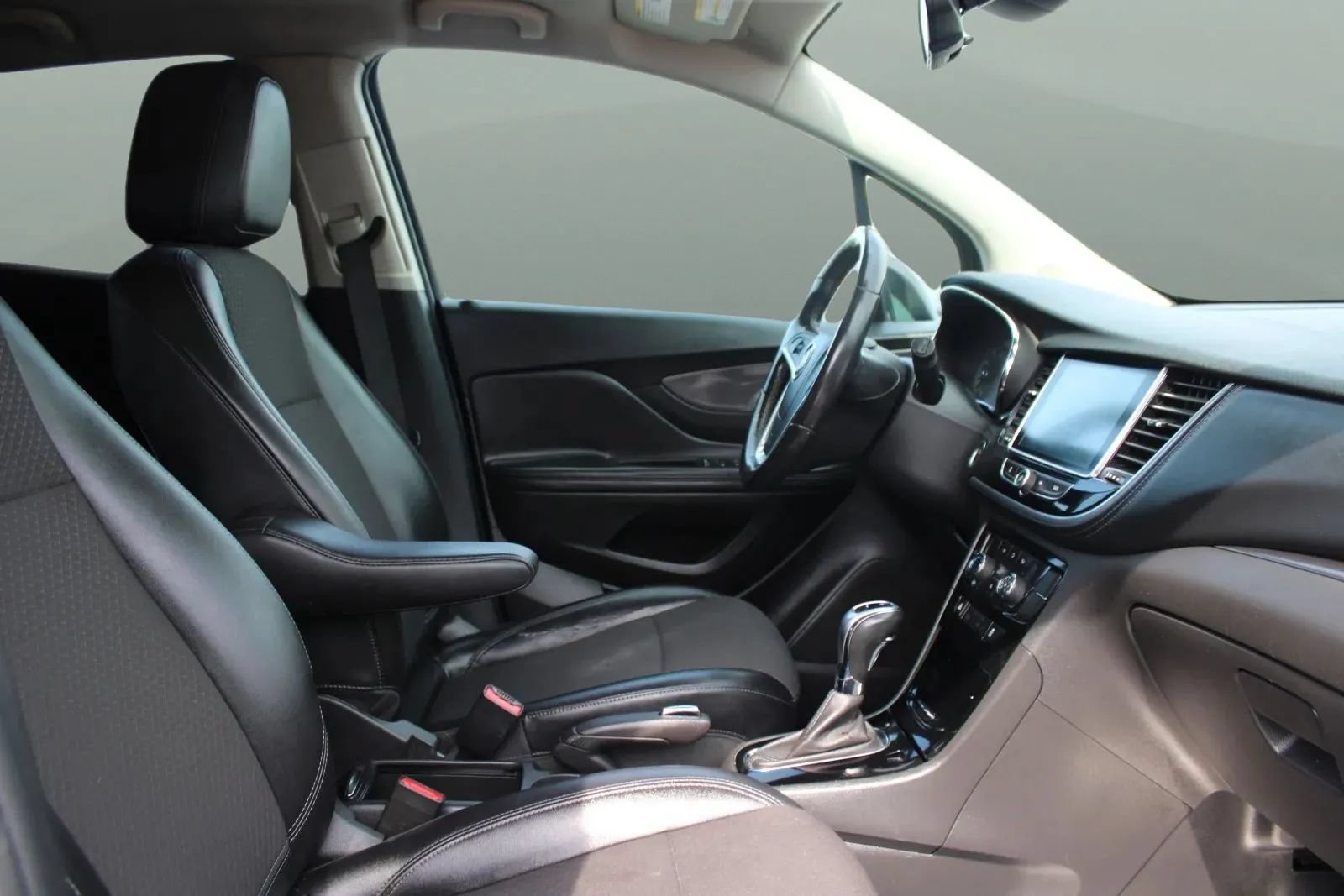 Used 2019 Buick Encore Preferred FWD image 17