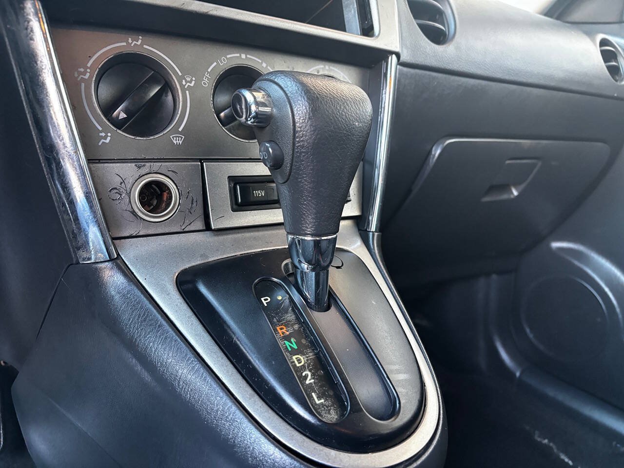 Used 2003 Pontiac Vibe w/ Power Group Value Package FWD image 24