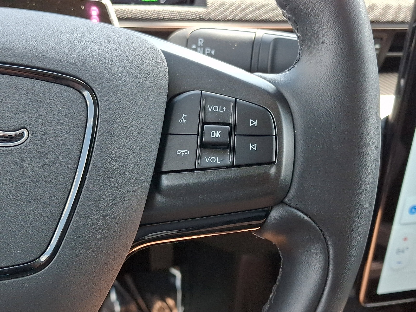 Used 2025 Ford Mustang Mach-E Select AWD/4WD image 23