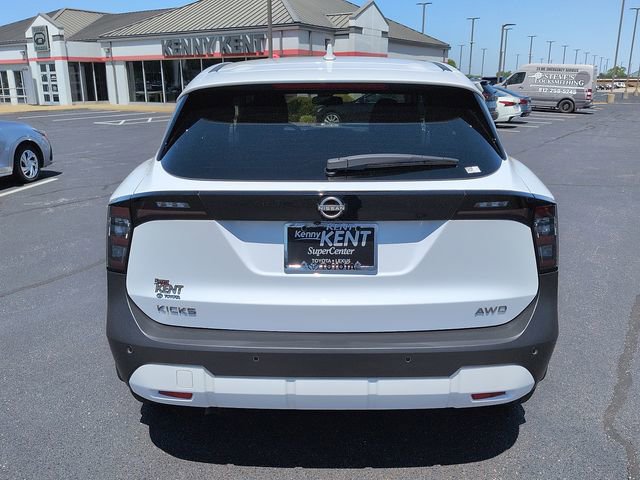 Used 2025 Nissan Kicks SV AWD/4WD image 6