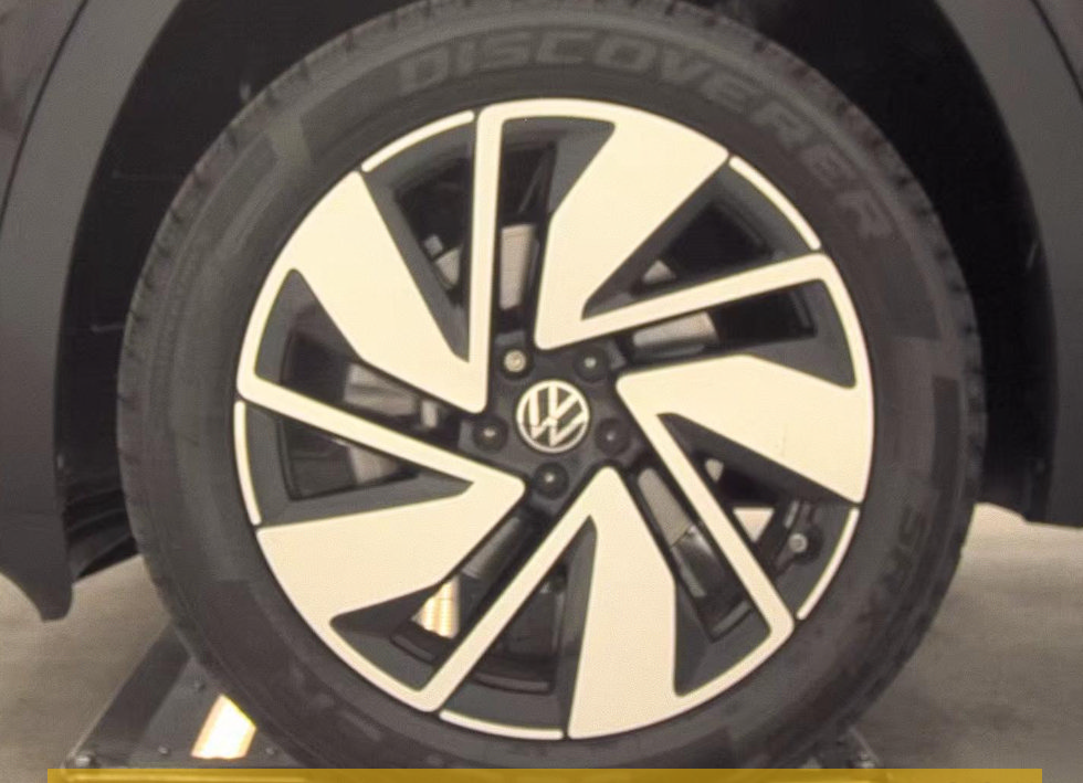 Used 2024 Volkswagen Atlas SE w/ Panoramic Sunroof Package AWD/4WD image 15