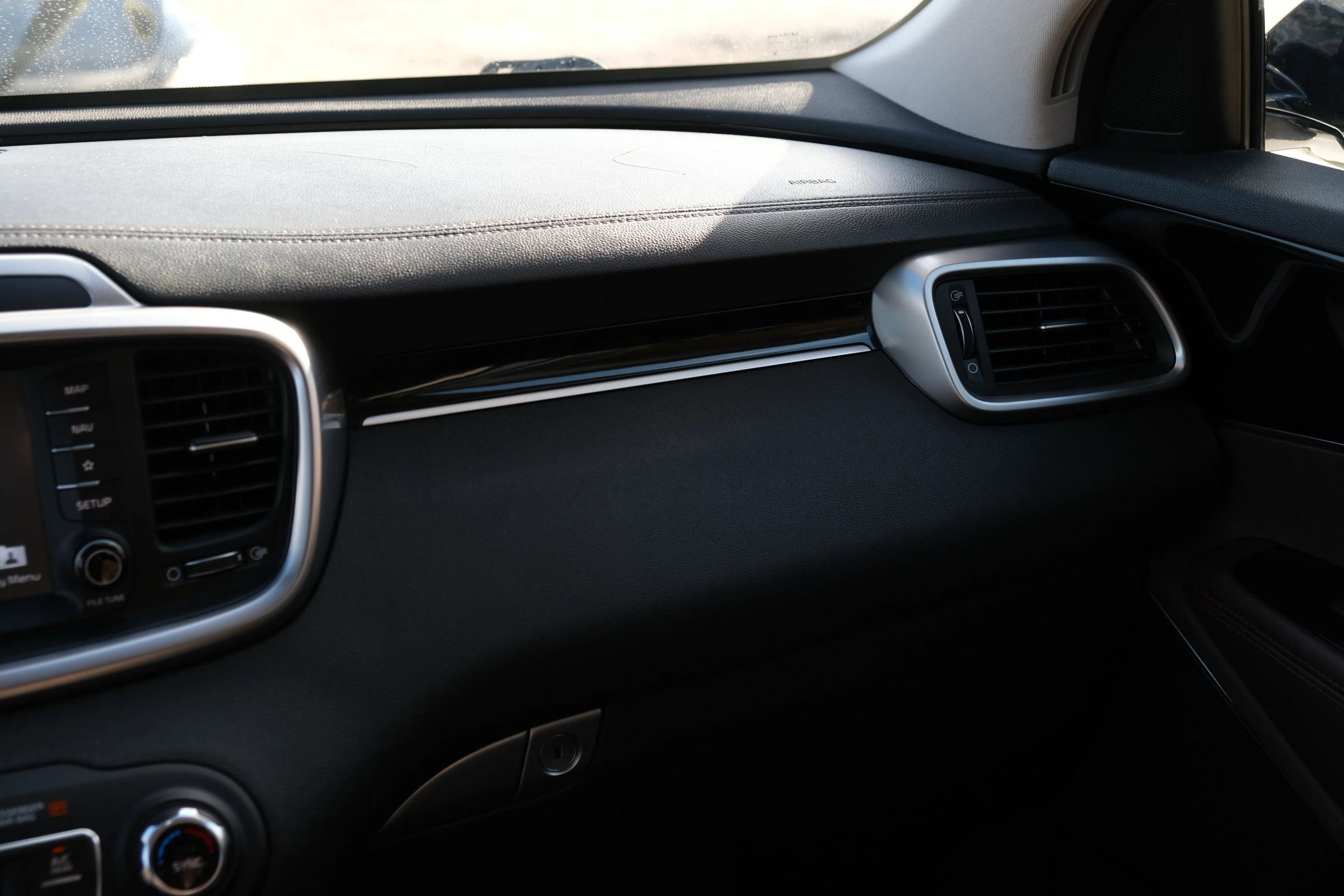 Used 2019 Kia Sorento SX image 30