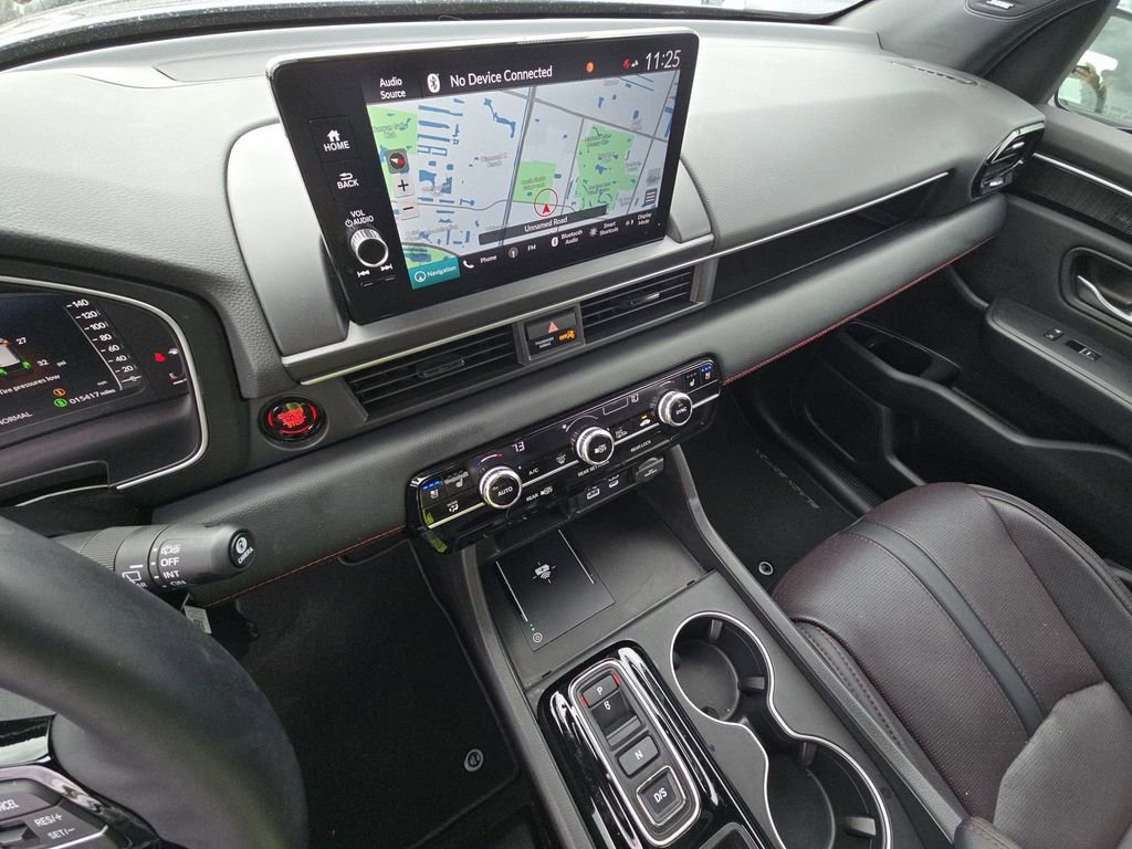 Used 2025 Honda Pilot Black Edition image 18