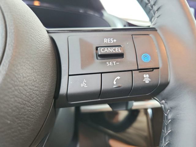 Used 2025 Nissan Pathfinder Platinum w/ Cargo Package image 25