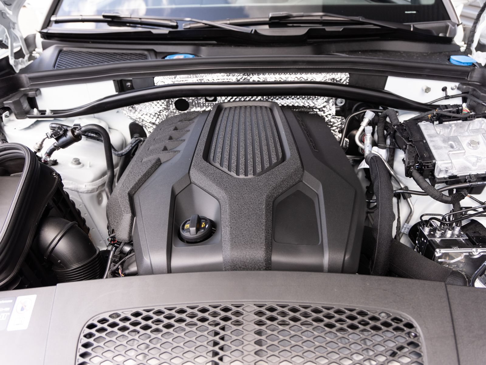 Certified 2026 Porsche Macan AWD/4WD image 36