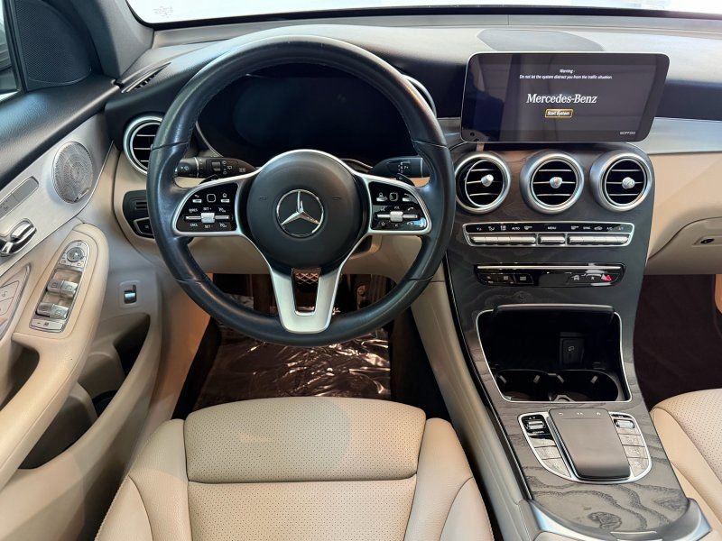 Used 2021 Mercedes-Benz GLC 300 w/ Premium Package image 20